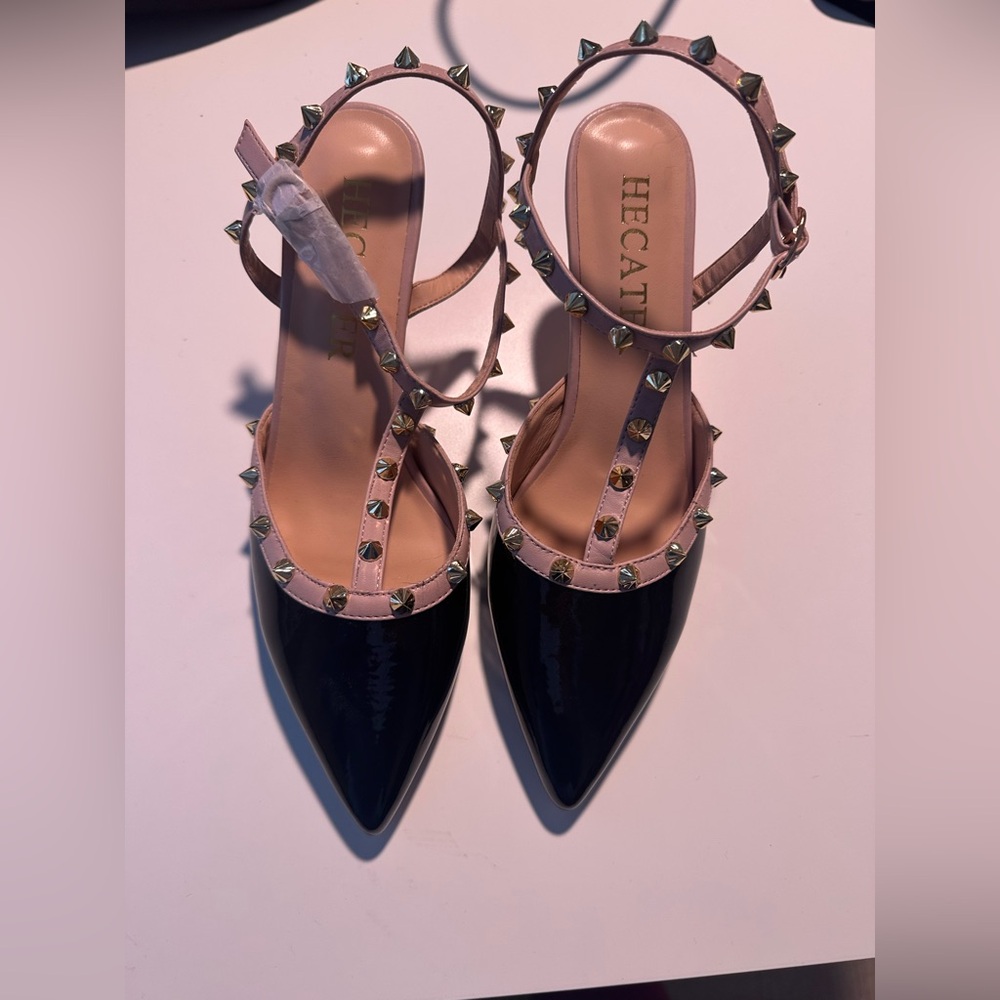 HECATER STUDDED ANKLE STRAP HIGH HEELS WOMEN SHOES SIZE 7 BLACK PATENT LEATHER